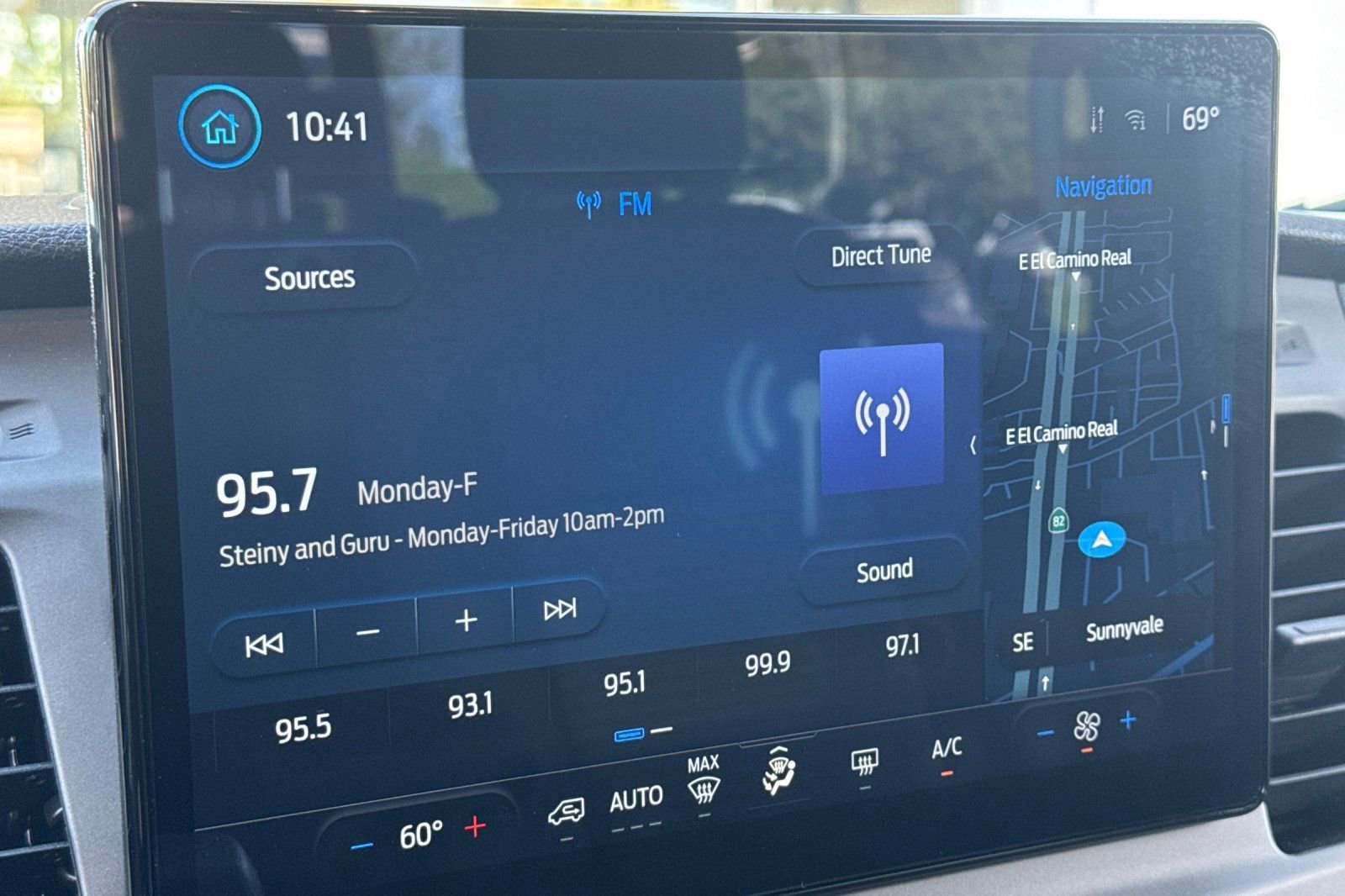 Certified 2022 Ford Transit 350 XLT image 20