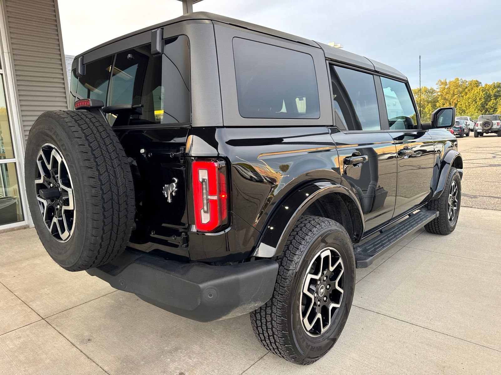 Certified 2022 Ford Bronco Outer Banks AWD/4WD image 8