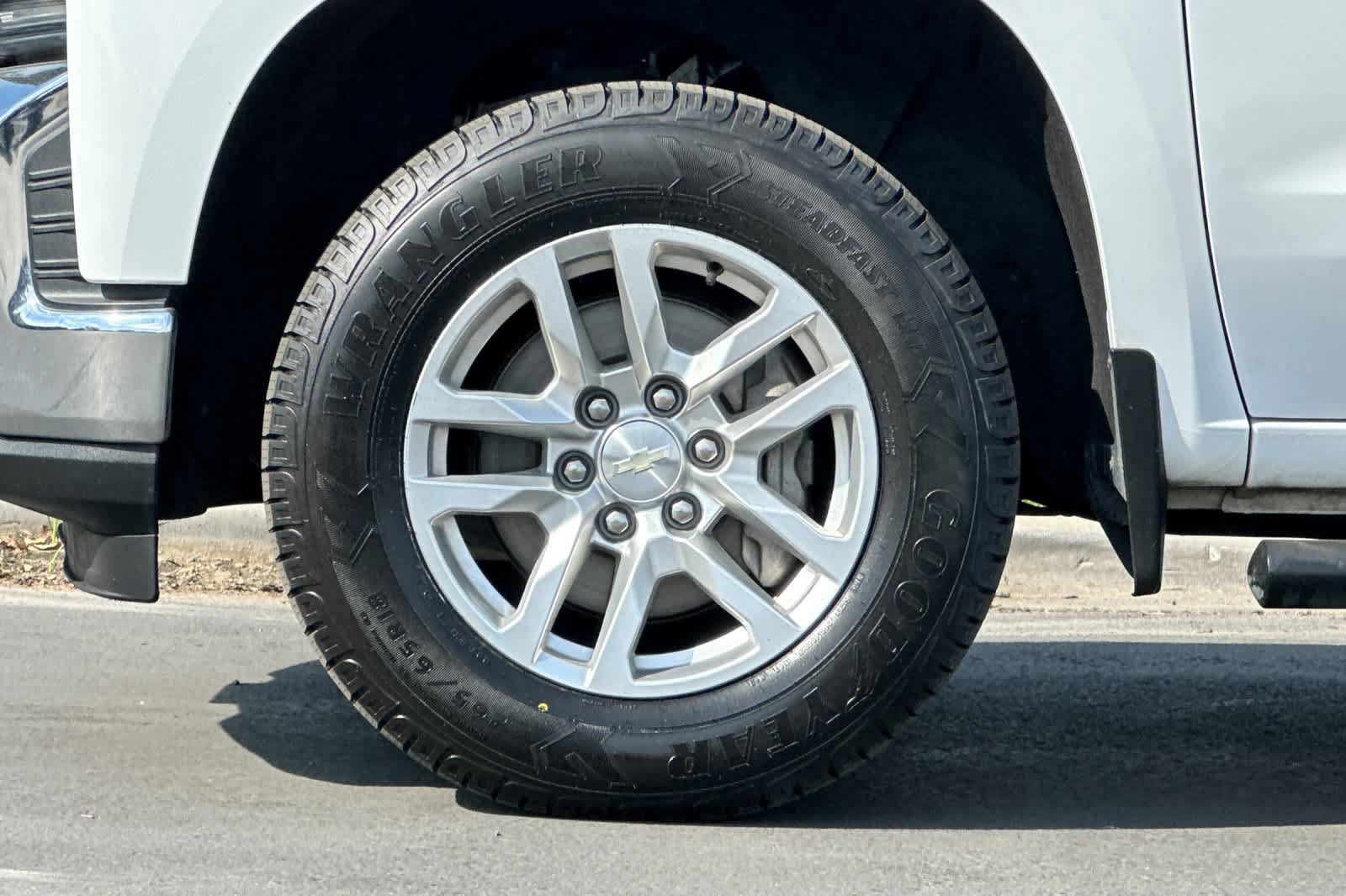 Used 2019 Chevrolet Silverado 1500 LT w/ All-Star Edition AWD/4WD image 25