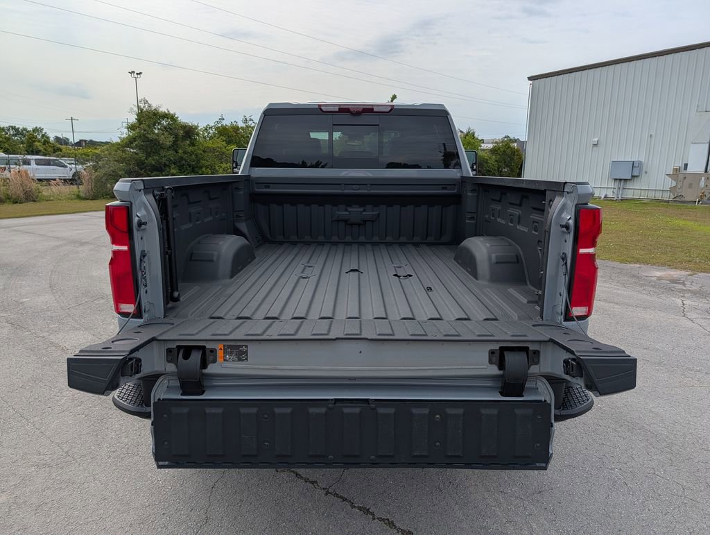 Used 2025 Chevrolet Silverado 2500 ZR2 w/ Technology Package AWD/4WD image 34