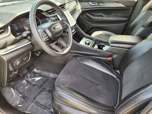 Used 2024 Jeep Grand Cherokee Altitude AWD/4WD image 14