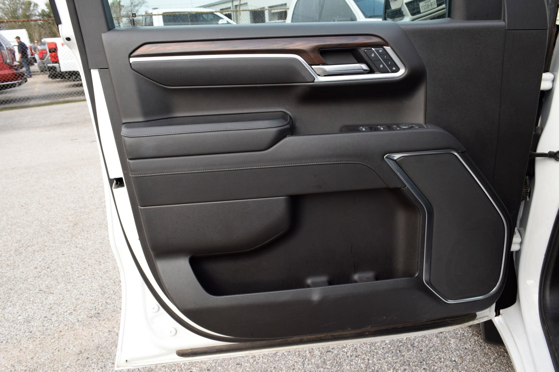 Used 2025 GMC Sierra 1500 SLT image 19