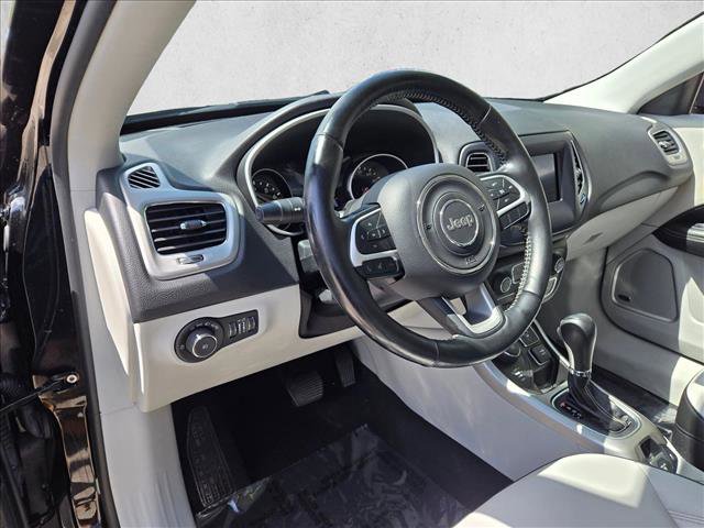 Used 2021 Jeep Compass Latitude w/ Sun and Sound Group AWD/4WD image 10