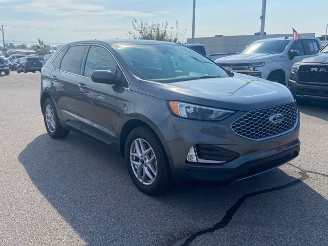 Certified 2023 Ford Edge SEL w/ Convenience Package AWD/4WD image 3