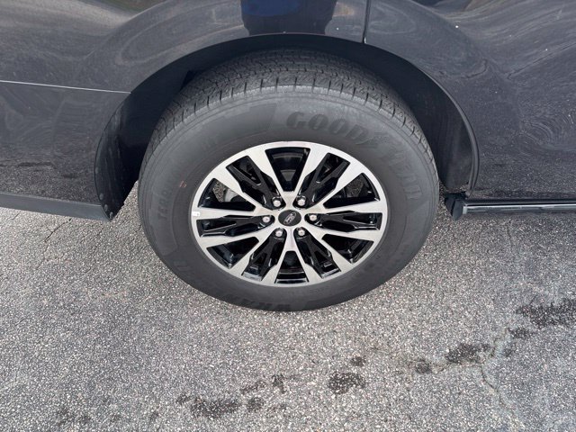 Certified 2025 Ford Expedition Platinum AWD/4WD image 28