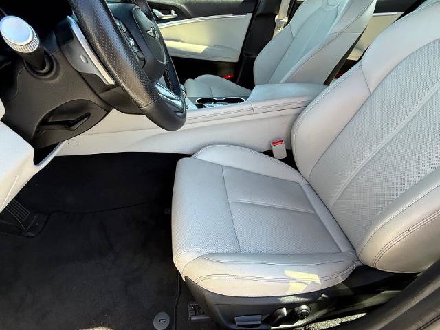 Used 2025 Genesis G70 2.5T AWD/4WD image 13