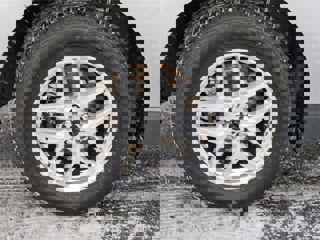 Certified 2023 Ford Edge SEL image 9