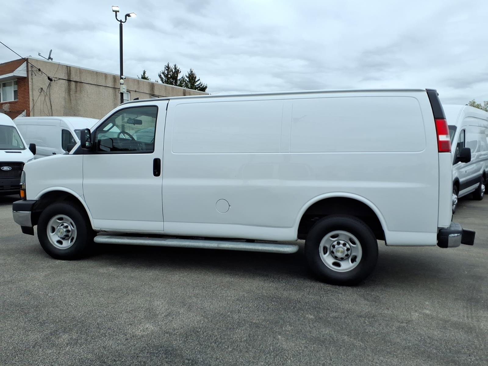 Used 2024 Chevrolet Express 2500 w/ Driver Convenience Package RWD image 6