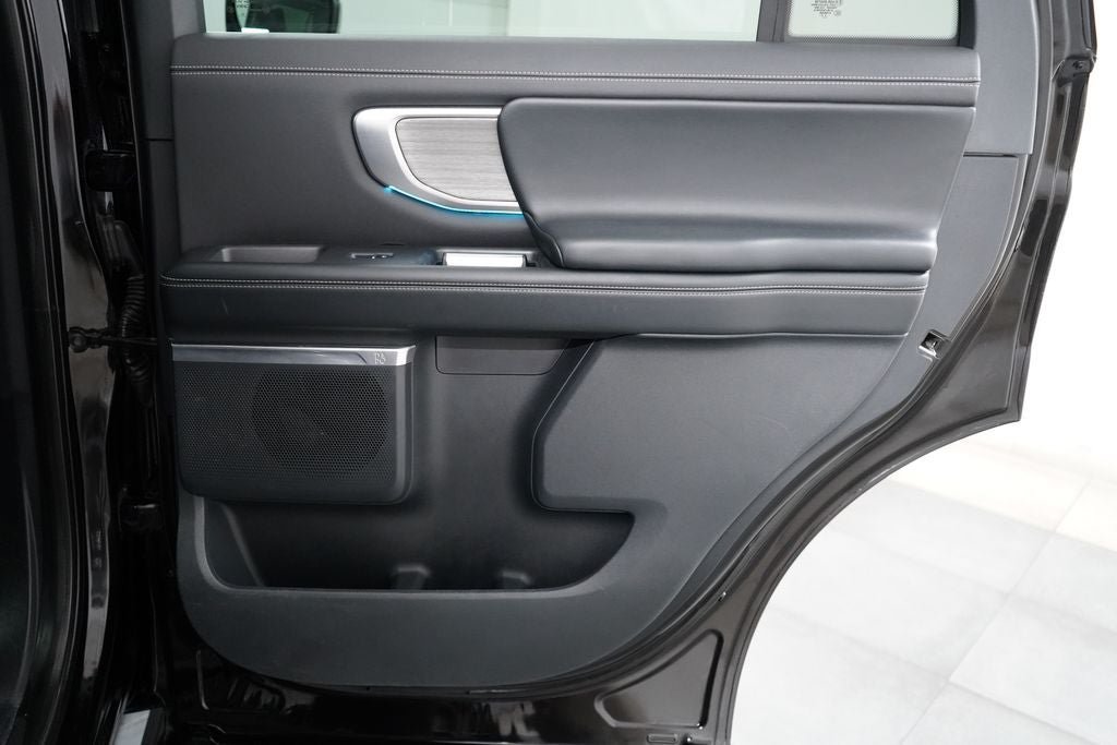 Certified 2025 Ford Expedition Platinum AWD/4WD image 32