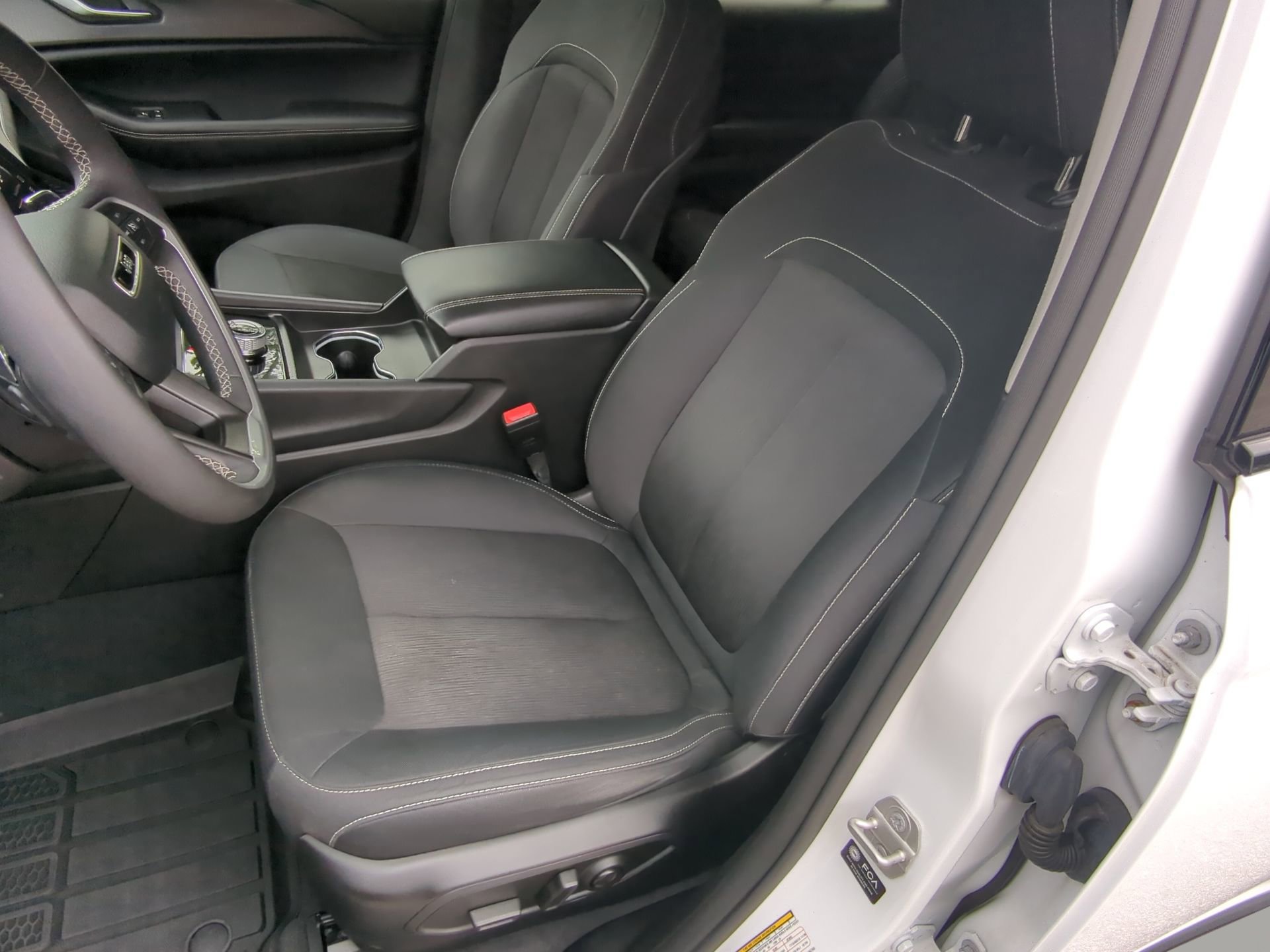Used 2024 Jeep Grand Cherokee L Laredo AWD/4WD image 57