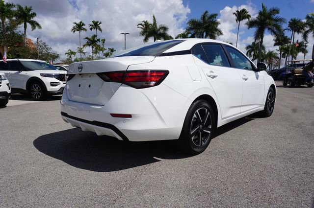 Used 2025 Nissan Sentra SV image 3