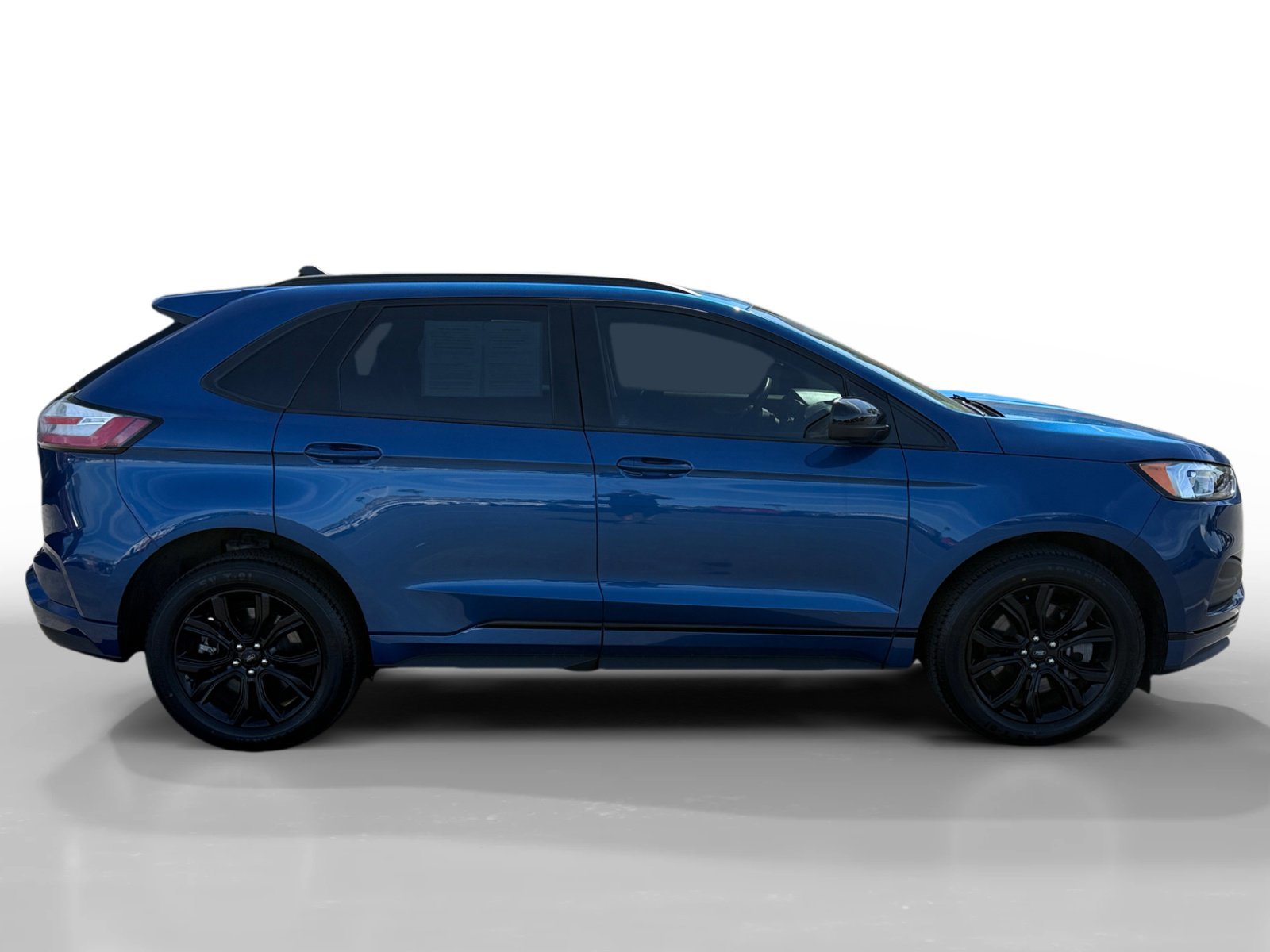 Certified 2024 Ford Edge SE w/ Black Appearance Package image 2