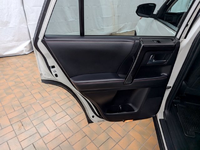 Used 2021 Toyota 4Runner Venture w/ Moonroof Package AWD/4WD image 17