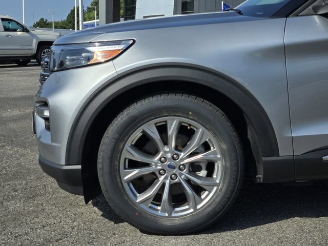 Certified 2024 Ford Explorer XLT w/ Equipment Group 202A RWD image 9