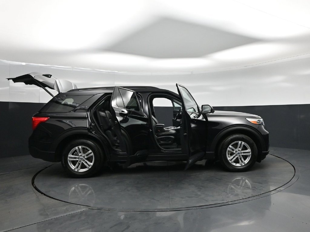 Certified 2023 Ford Explorer XLT w/ Equipment Group 202A RWD image 4