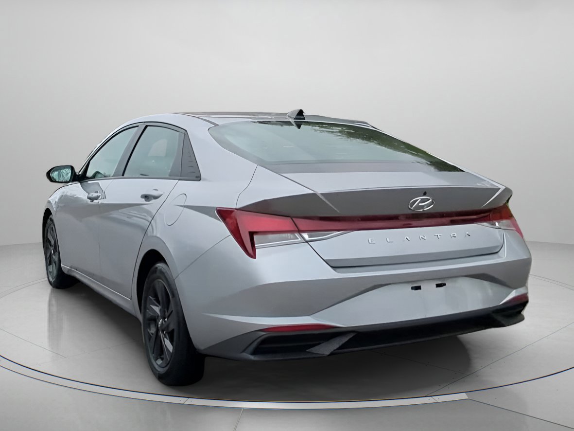Used 2023 Hyundai Elantra SEL w/ Cargo Package image 14