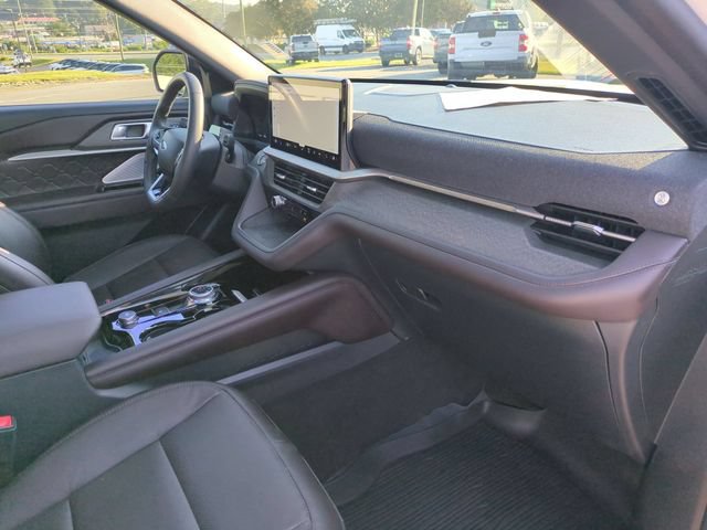 Certified 2025 Ford Explorer Platinum w/ Ultimate Package AWD/4WD image 37
