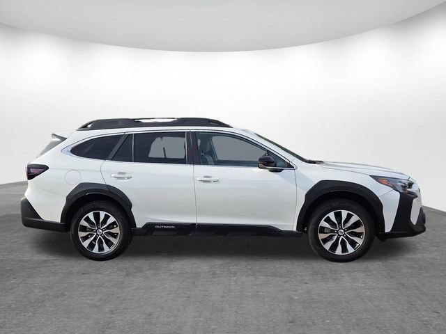 Used 2023 Subaru Outback Limited AWD/4WD image 3
