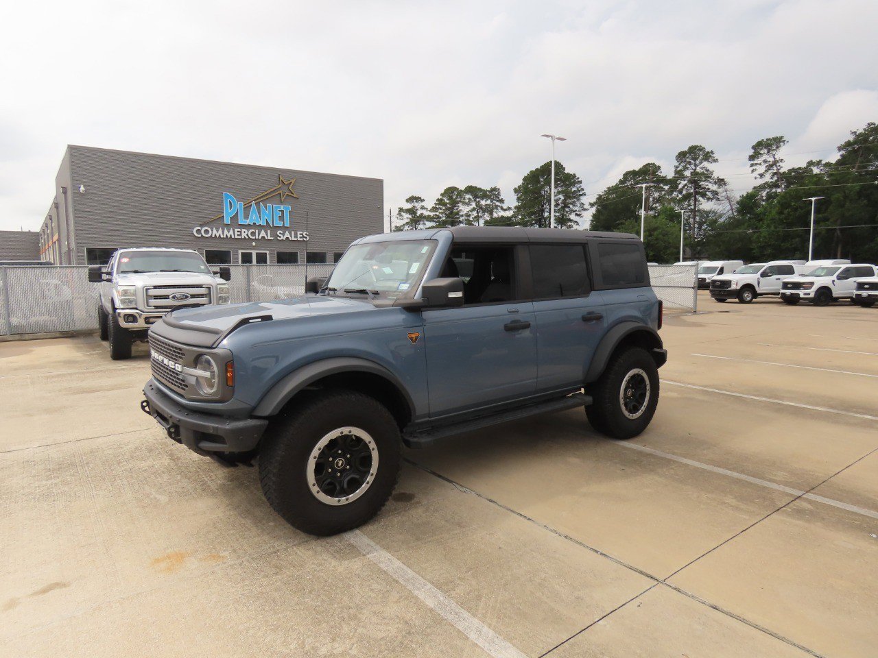 Certified 2023 Ford Bronco Badlands w/ Sasquatch Package AWD/4WD image 2