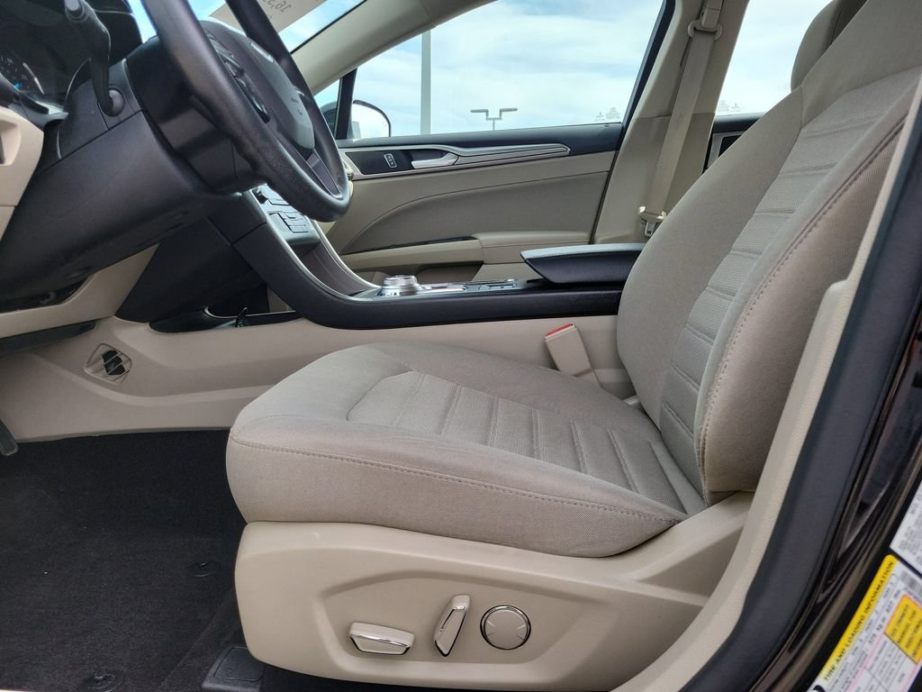Certified 2020 Ford Fusion SE FWD image 19