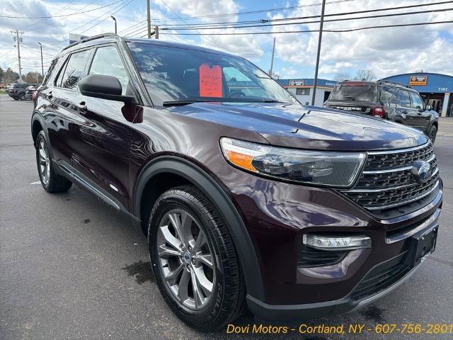 Certified 2022 Ford Explorer XLT w/ Equipment Group 202A AWD/4WD image 2