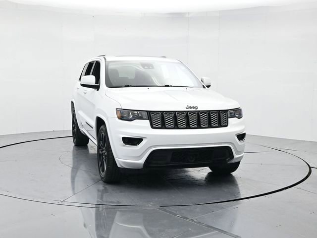 Used 2020 Jeep Grand Cherokee Altitude image 4