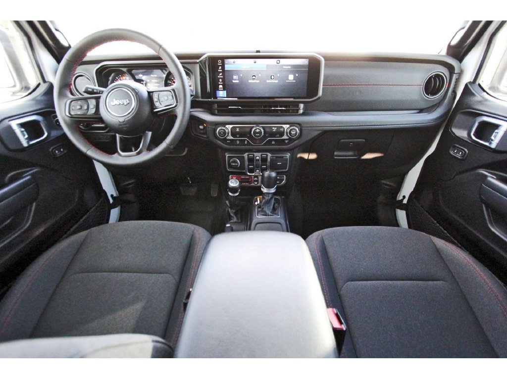 Used 2024 Jeep Gladiator Rubicon AWD/4WD image 10