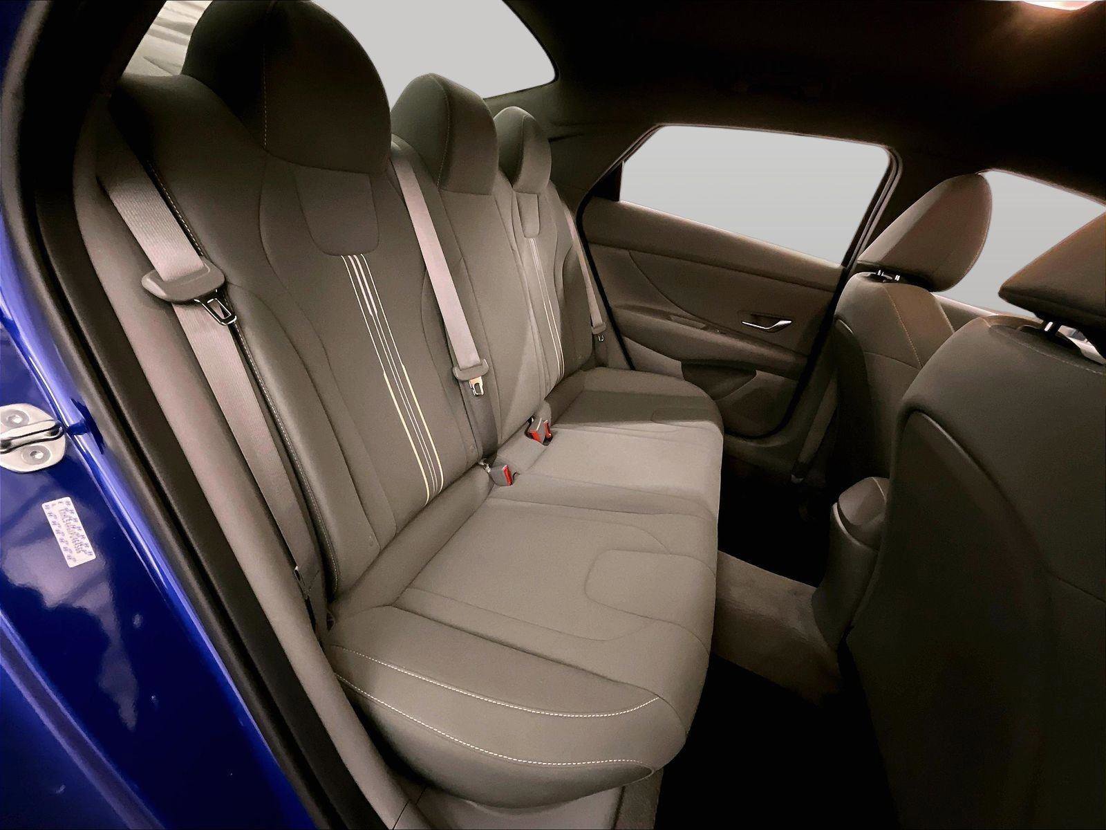 Used 2023 Hyundai Elantra SEL w/ Convenience Package FWD image 26
