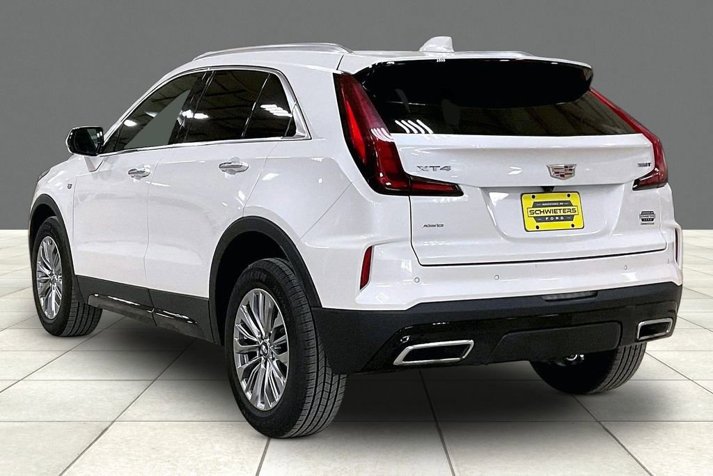 Used 2024 Cadillac XT4 Premium Luxury image 2