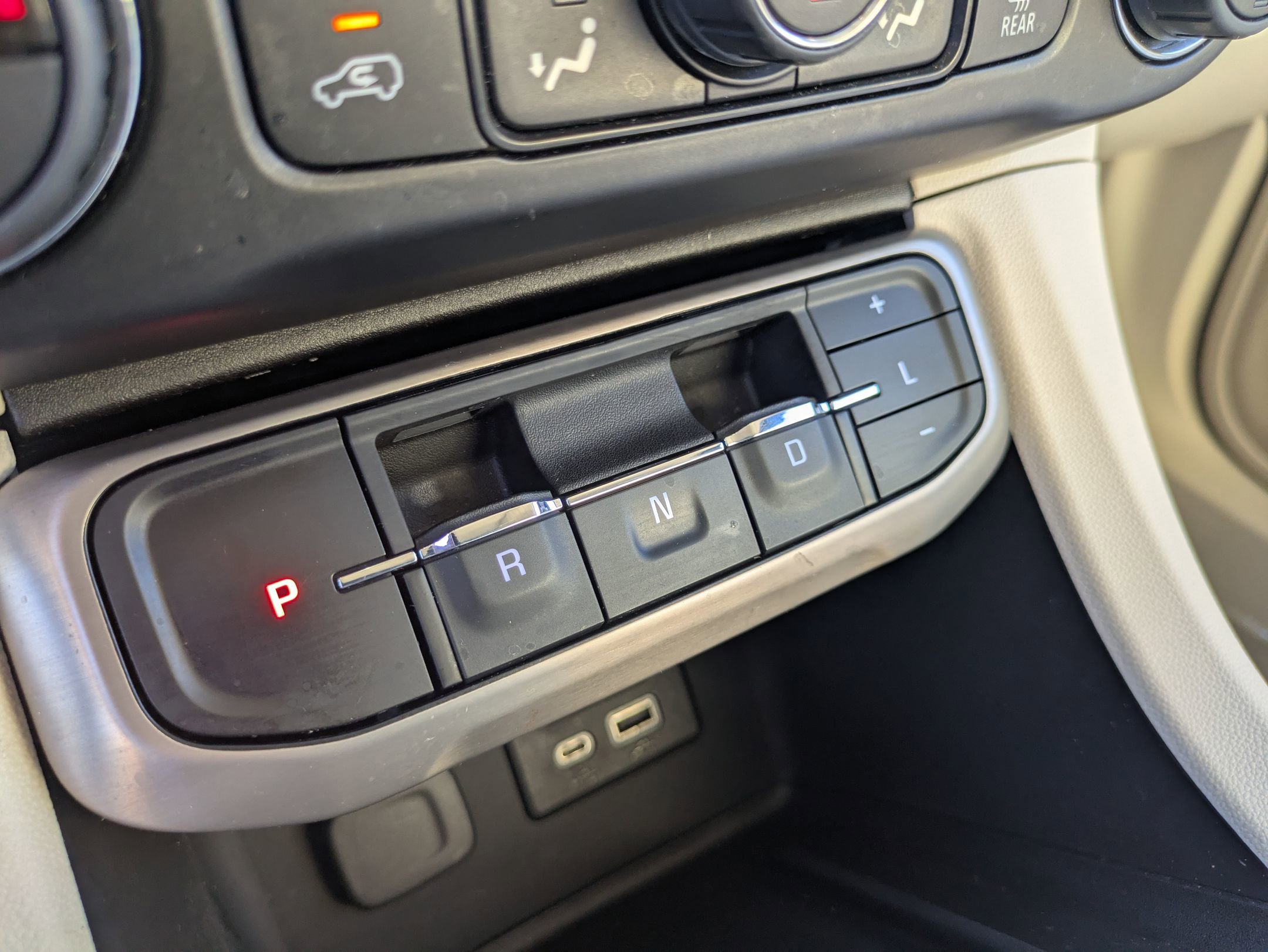 Used 2022 GMC Acadia Denali w/ Denali Ultimate Package image 22