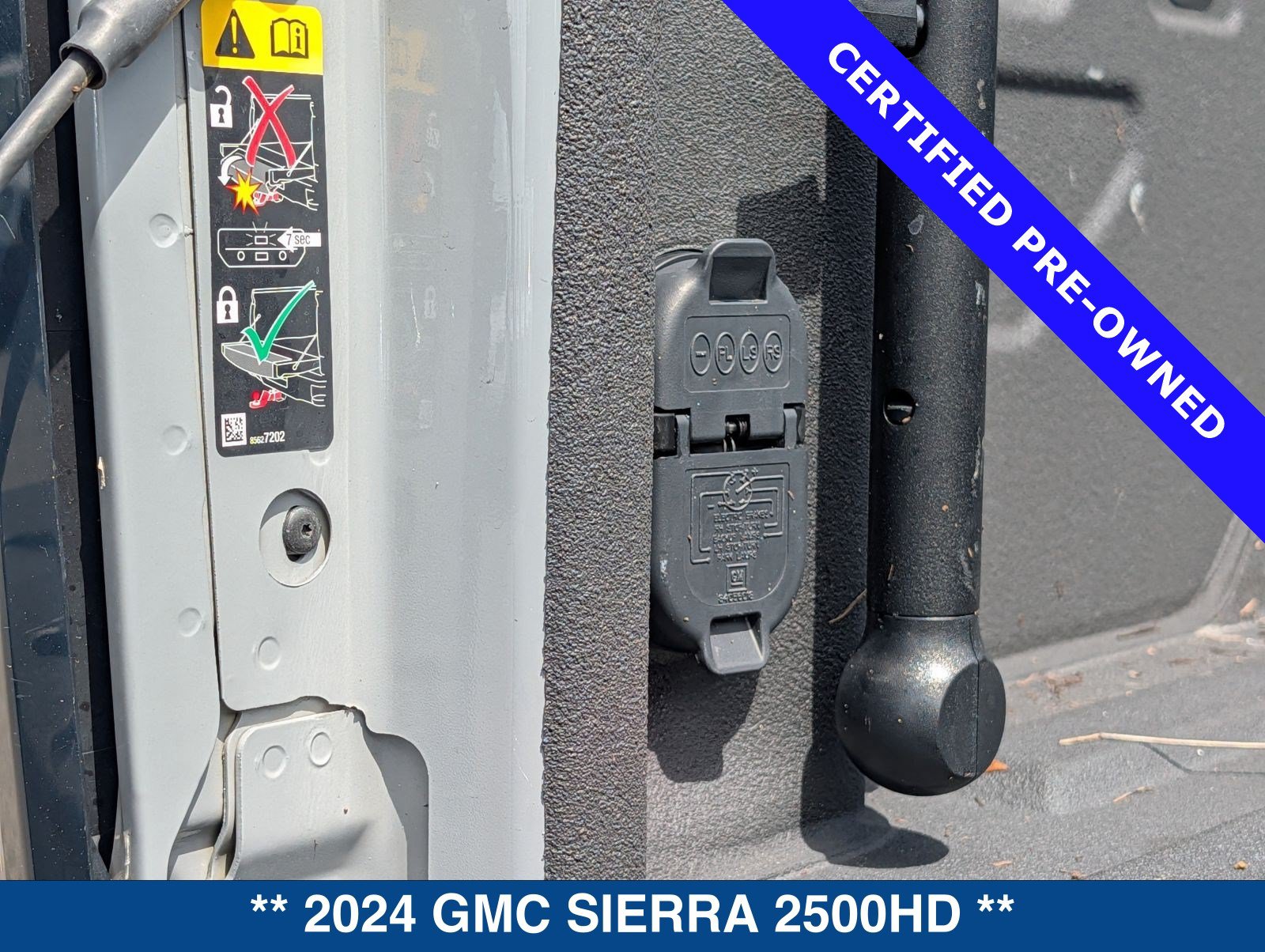 Used 2024 GMC Sierra 2500 AT4X AWD/4WD image 15