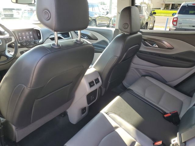 Used 2023 GMC Terrain SLT image 13