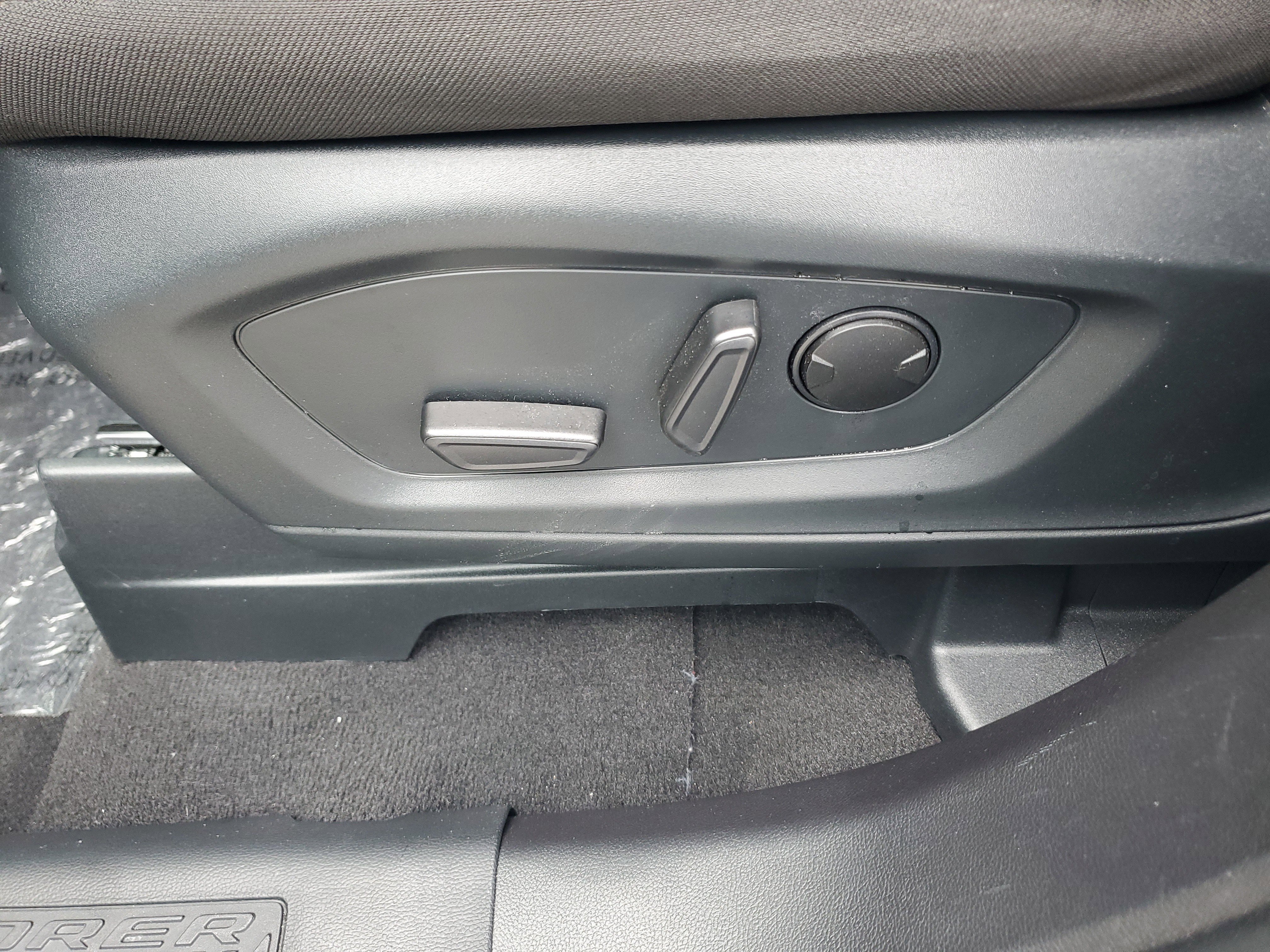 Certified 2023 Ford Explorer XLT image 11