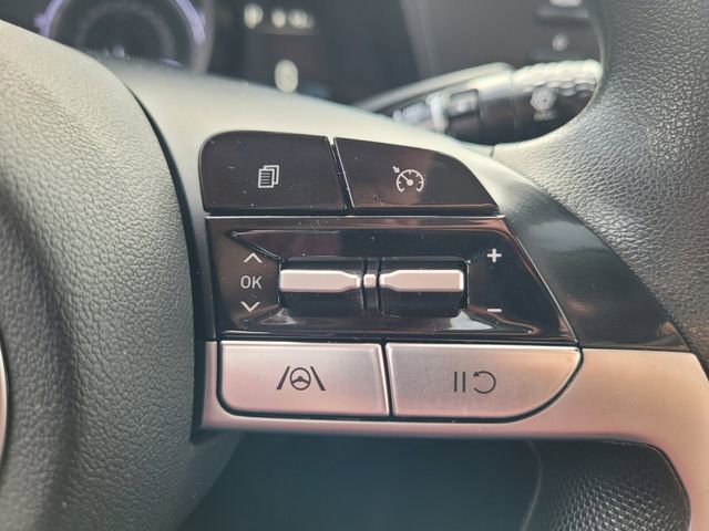 Used 2023 Hyundai Elantra Blue image 27