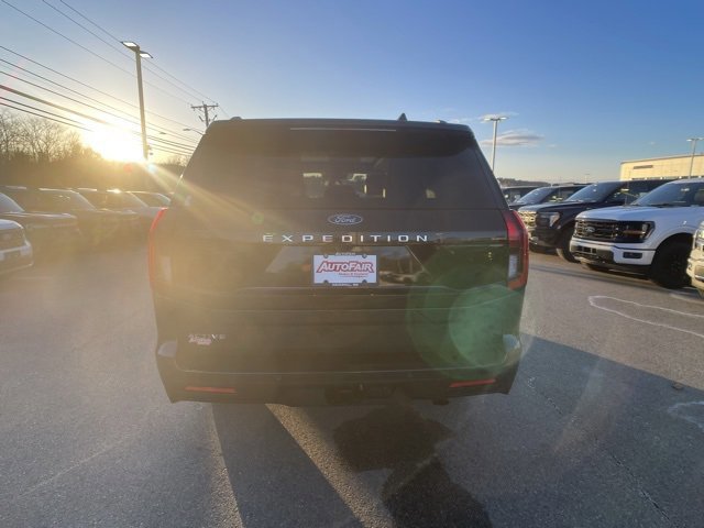 Certified 2025 Ford Expedition Active image 4