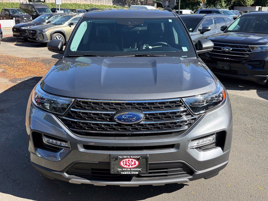 Certified 2023 Ford Explorer XLT w/ Equipment Group 202A AWD/4WD image 2