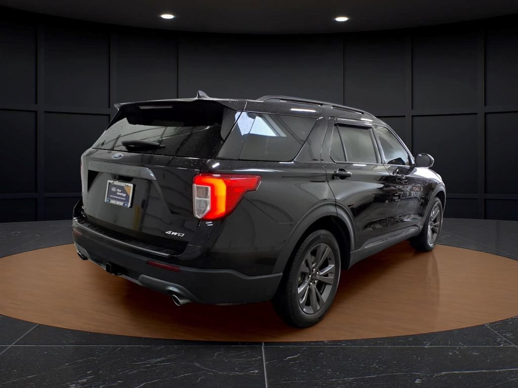 Certified 2023 Ford Explorer XLT w/ Equipment Group 202A AWD/4WD image 6