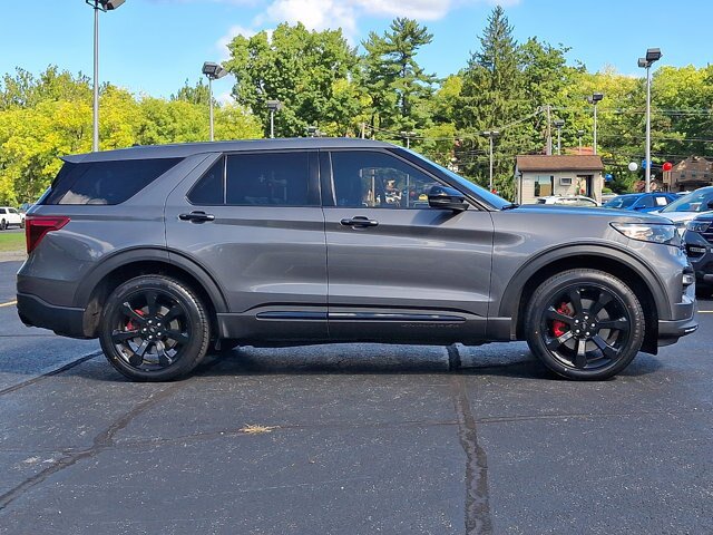 Certified 2022 Ford Explorer ST w/ Equipment Group 401A AWD/4WD image 7