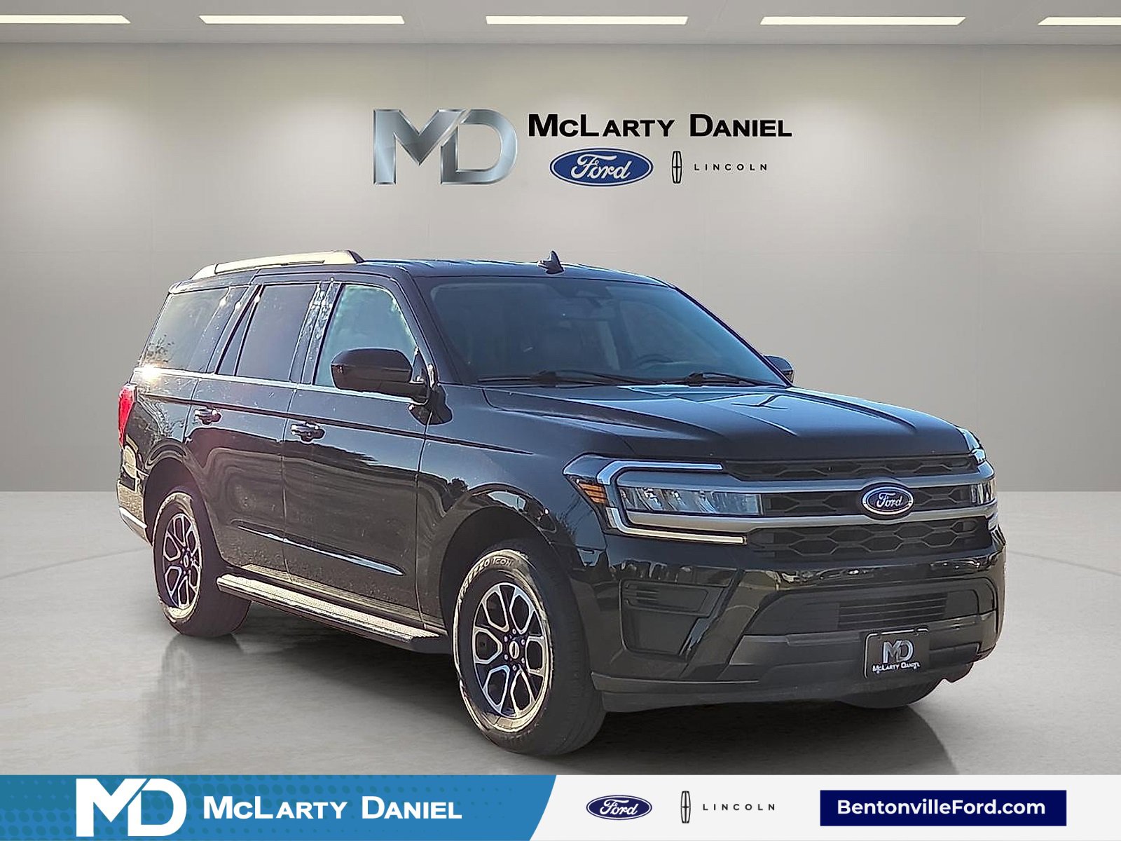 Certified 2024 Ford Expedition XLT image 1