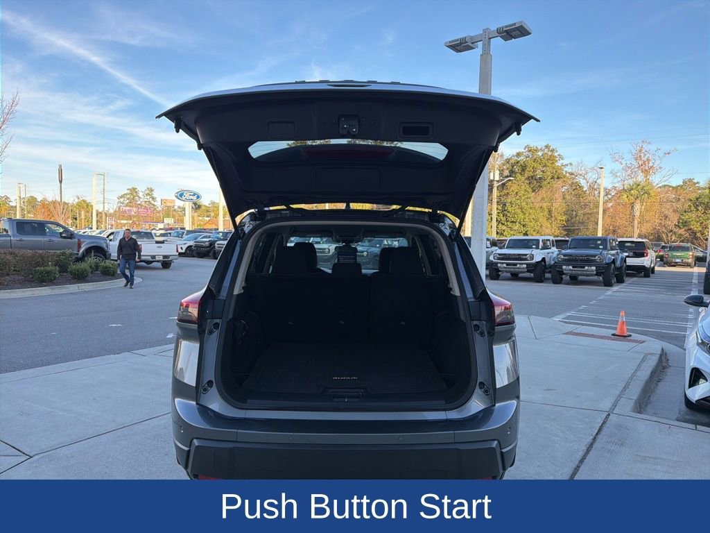 Used 2024 Nissan Rogue S image 9