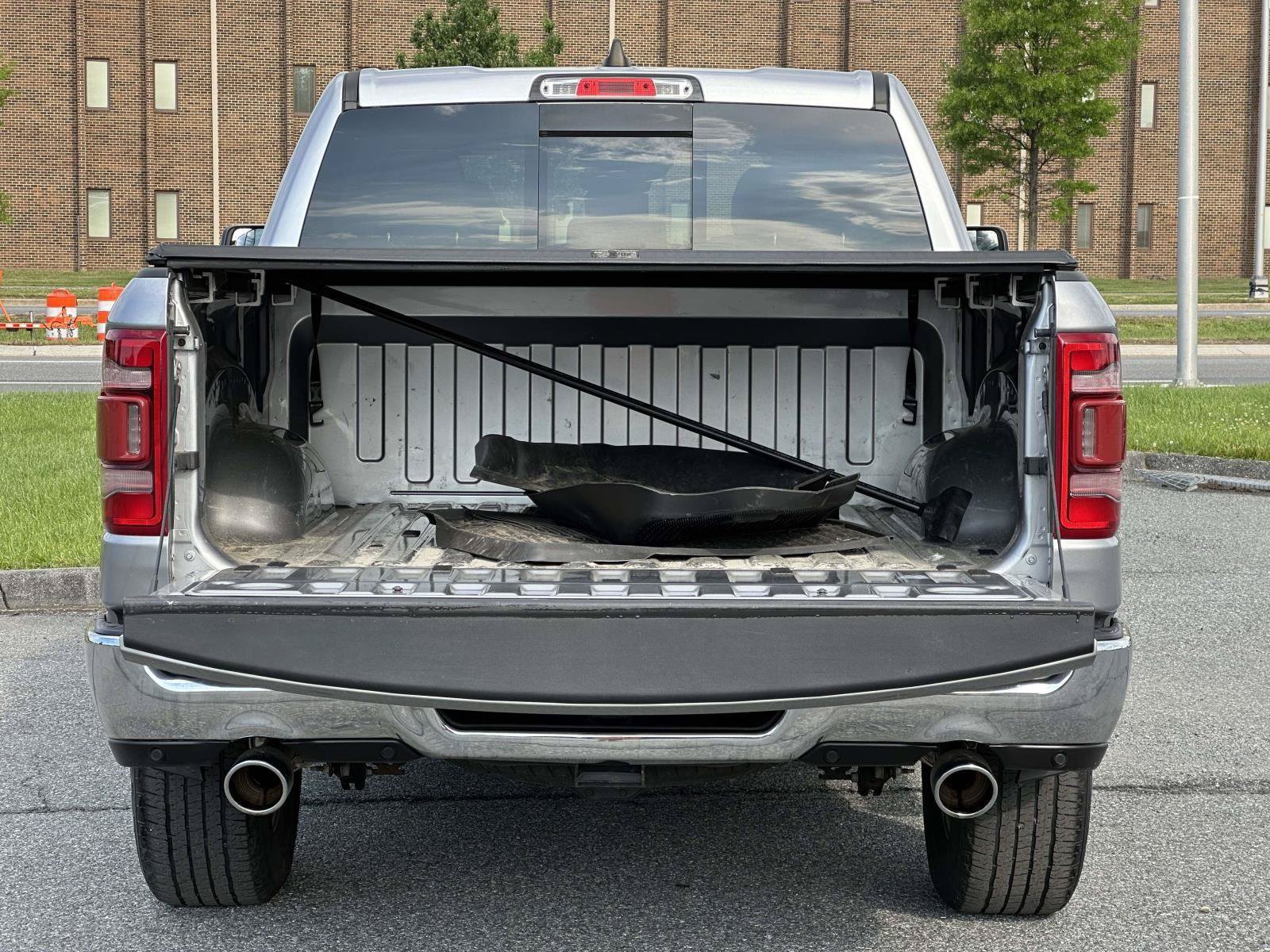 Used 2023 RAM 1500 Laramie AWD/4WD image 10