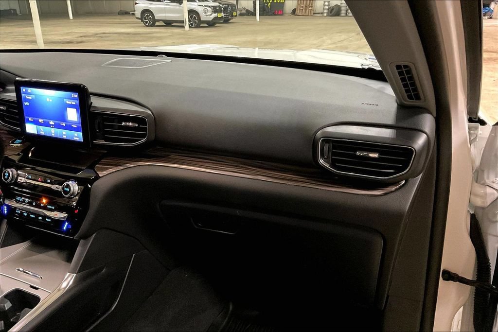 Certified 2023 Ford Explorer Limited w/ Equipment Group 301A AWD/4WD image 15