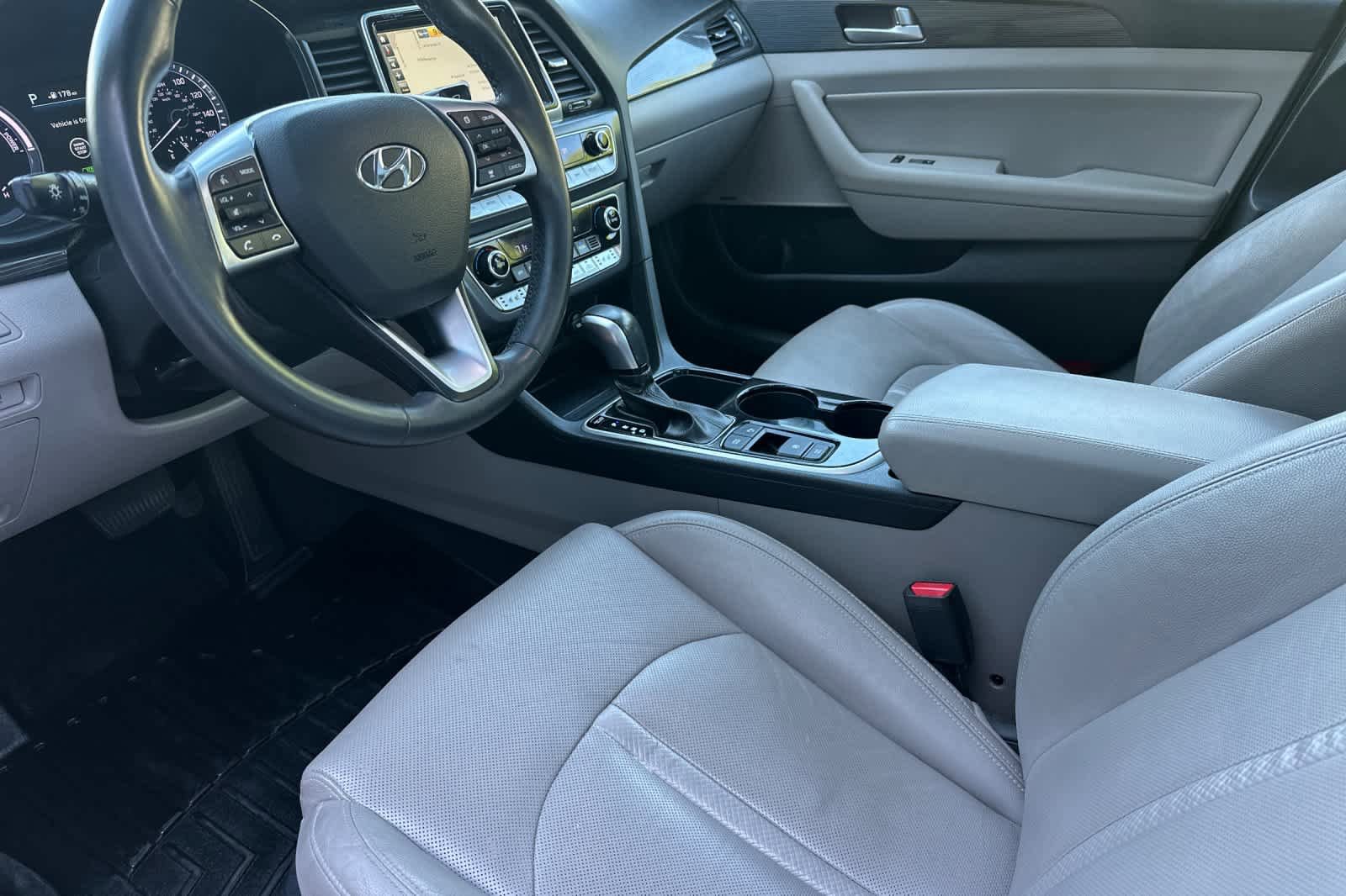 Used 2018 Hyundai Sonata Limited w/ Ultimate Package 02 FWD image 11
