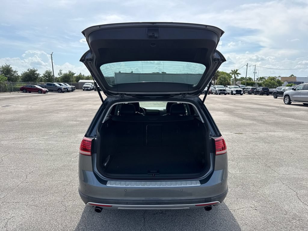 Used 2019 Volkswagen Golf Alltrack SEL AWD/4WD image 27