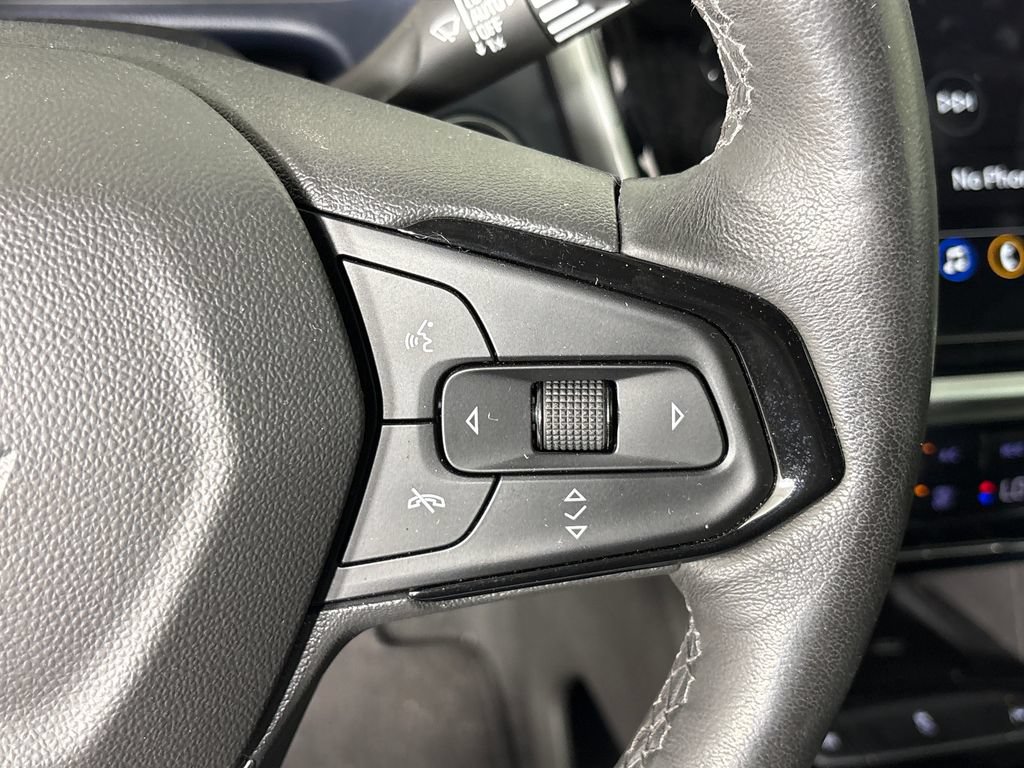 Used 2023 Chevrolet Bolt EUV Premier w/ Sun & Sound Package FWD image 21