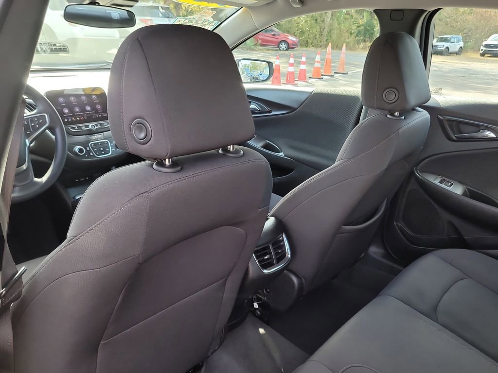 Used 2024 Chevrolet Malibu LT image 9