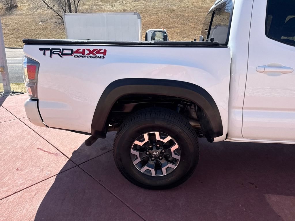 Used 2022 Toyota Tacoma TRD Off-Road w/ Technology Package image 27