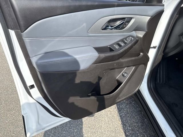 Used 2021 Chevrolet Traverse LT image 20