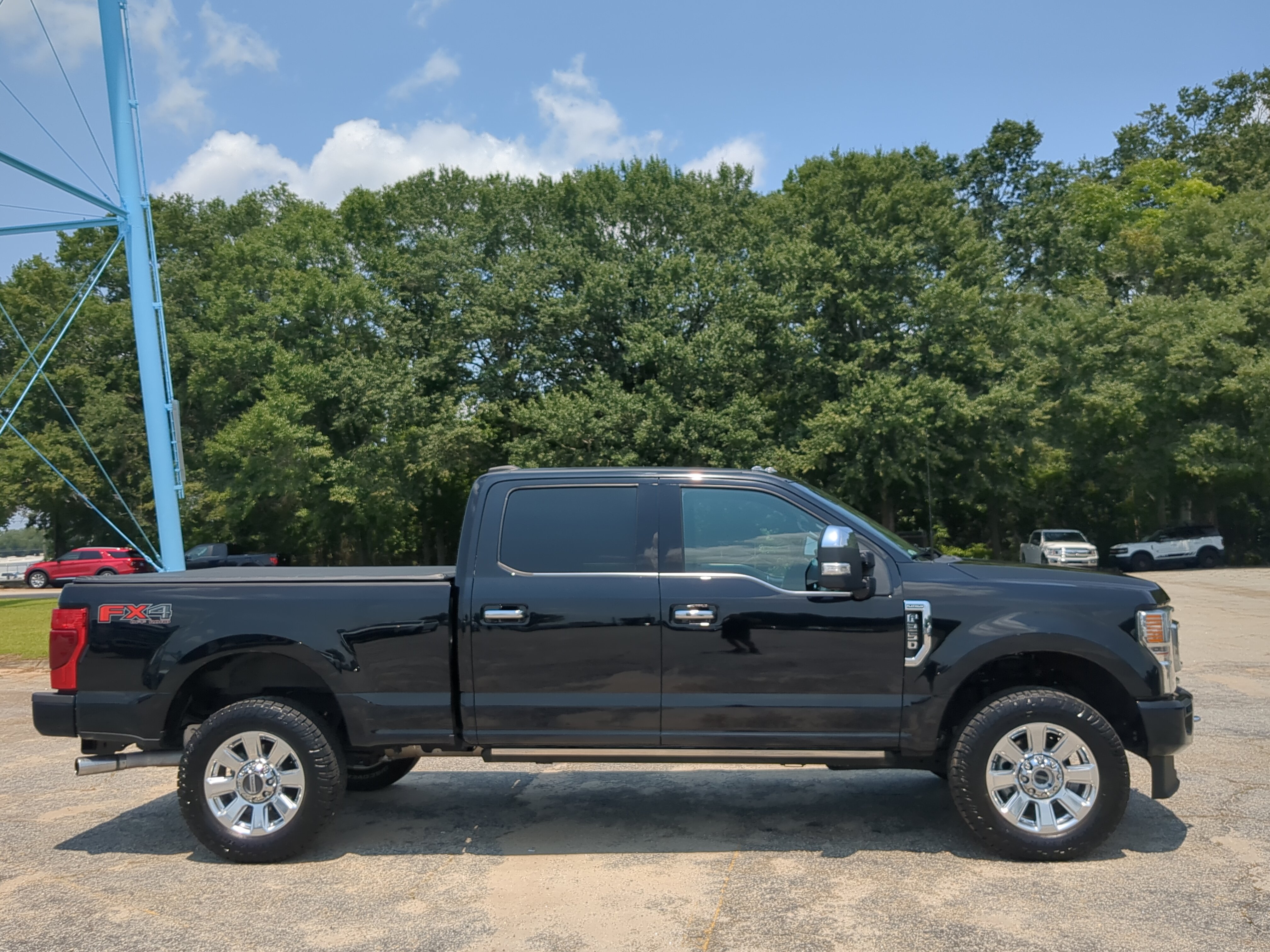 Certified 2022 Ford F250 Platinum w/ FX4 Off-Road Package AWD/4WD image 2