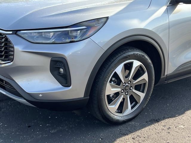 Certified 2024 Ford Escape Platinum AWD/4WD image 8